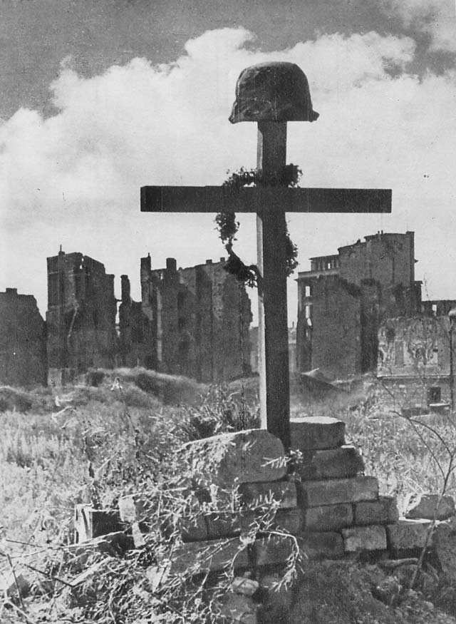Polish_Soldier's_Grave_Warsaw_1945