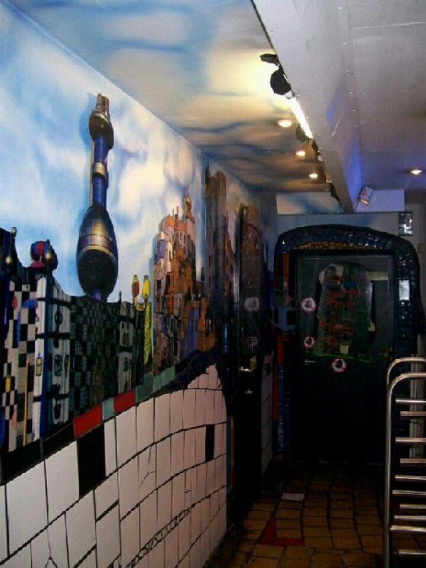 Wiedeń. Korytarz toalet w Kunsthaus. Foto: Liliana Kołłątaj