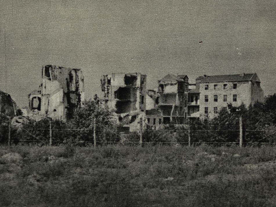 Ruiny Twierdzy Zmartwychwstanek. Powstanie Warszawskie