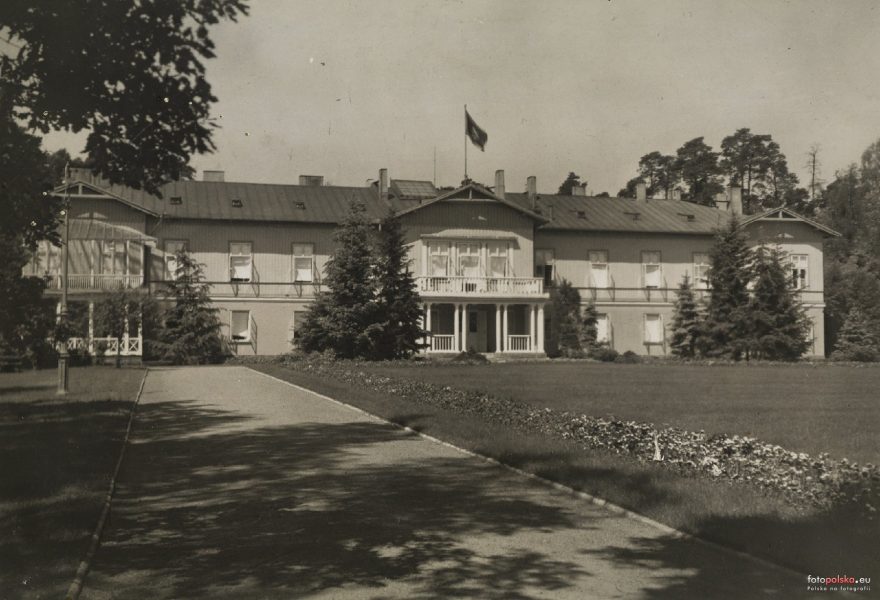 Rezydencja_Prezydenta_RP_380874_Fotopolska-Eu