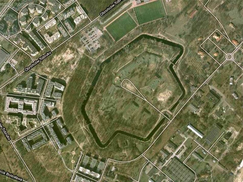 FORT BEMA WSPÓŁCZEŚNIE. Zdjęcie satelitarne.