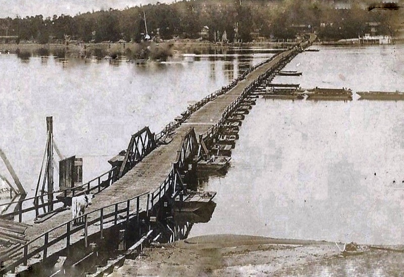 Arkansas River Pontoon Bridge - most łyżwowy