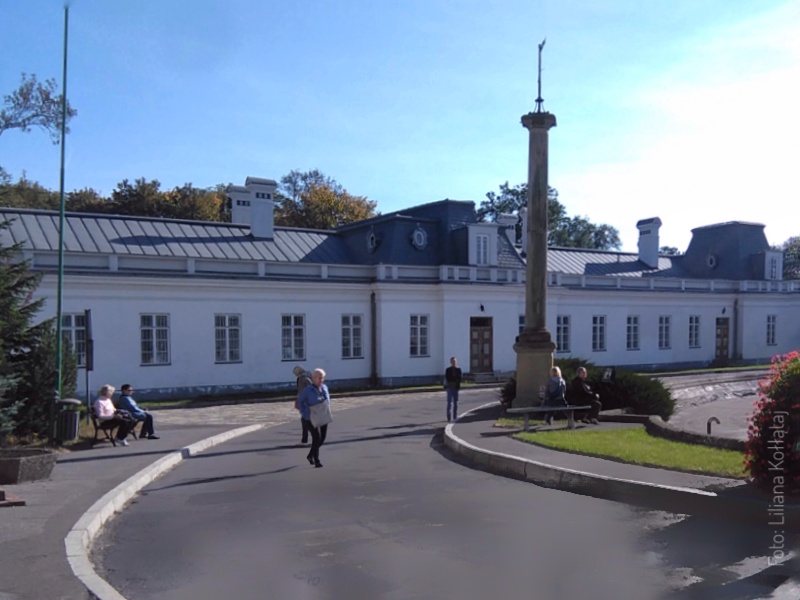 Kozienice. Pałac - Urząd Skarbowy.