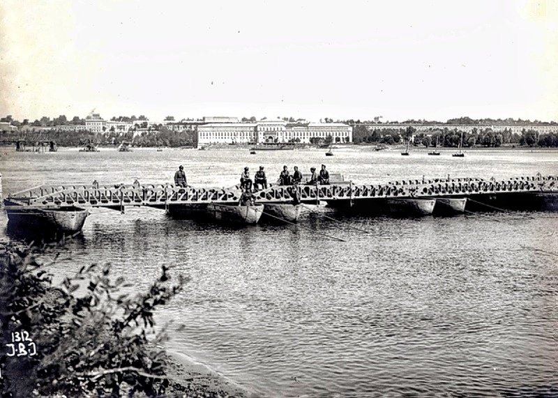 Spichlerz most pontonowy