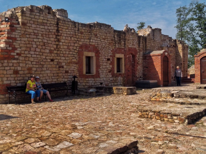 Ruiny zamku w Inowłodzu