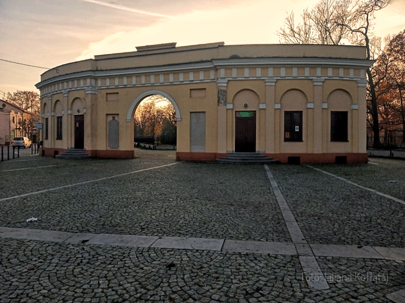 Skierniewice. Brama Parkowa