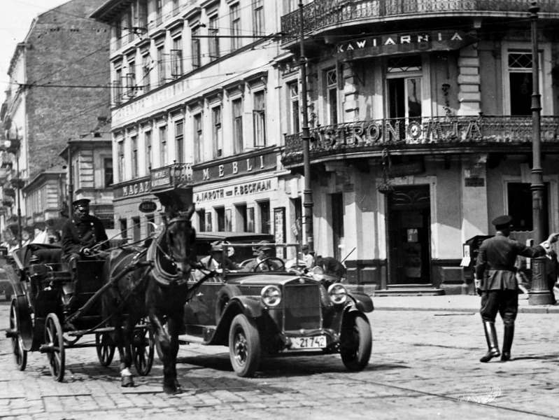 Ulica Nowy Świat. Kawiarnia Gastronomia