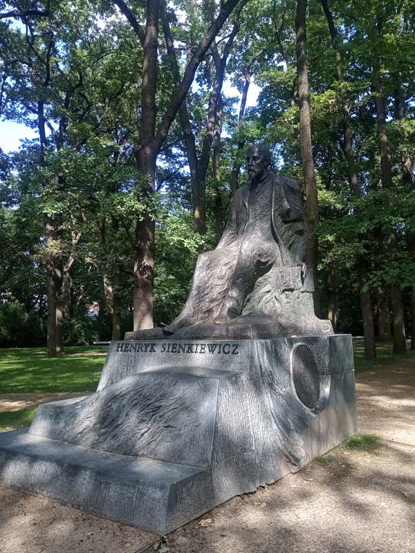 Pomnik Henryka Sienkiewicza w Łazienkach