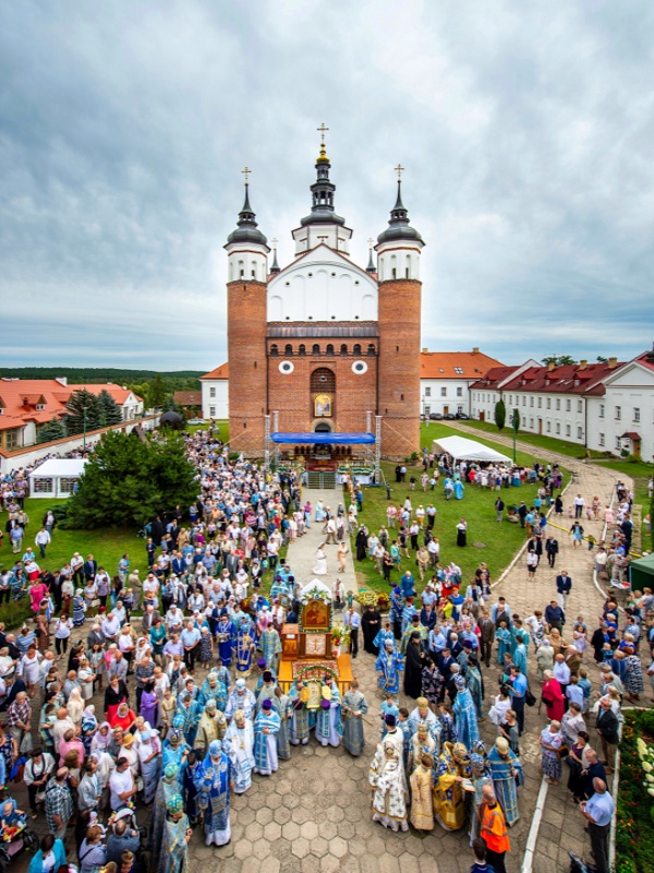 Poświęcenie odbudowanej cerkwi w Supraślu