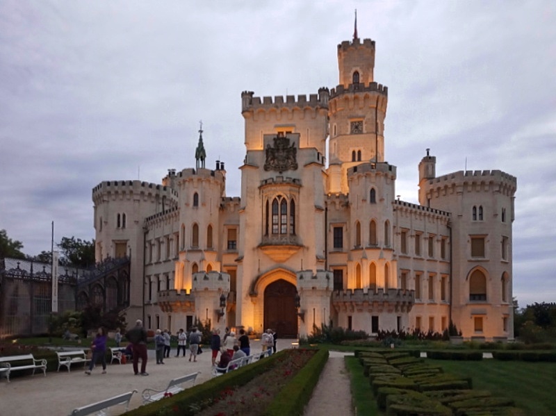 Hluboka zamek iluminowany