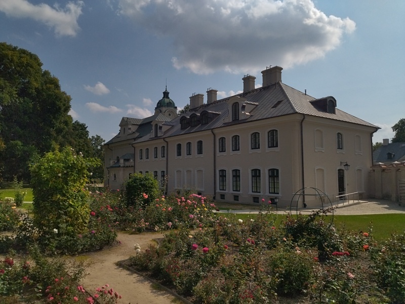 Kozłówka pałac Zamoyskich oficyna