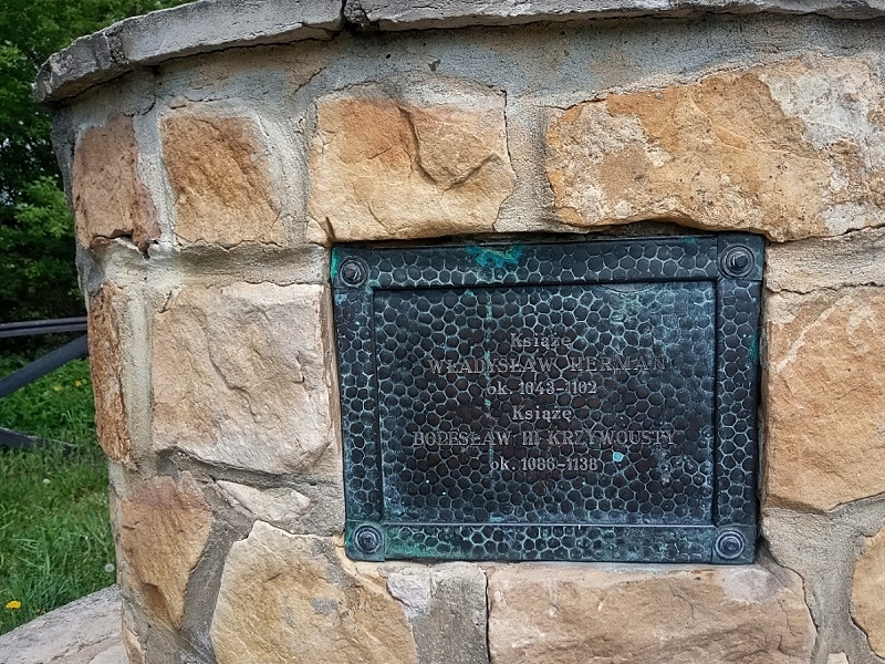 Inowłódz pomnik Władysława Hermana