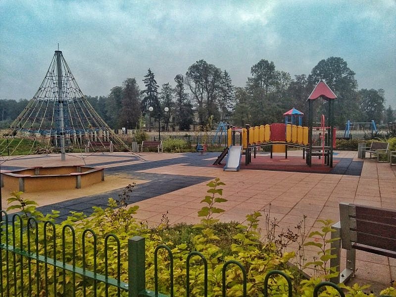 Wąchock plac zabaw 01