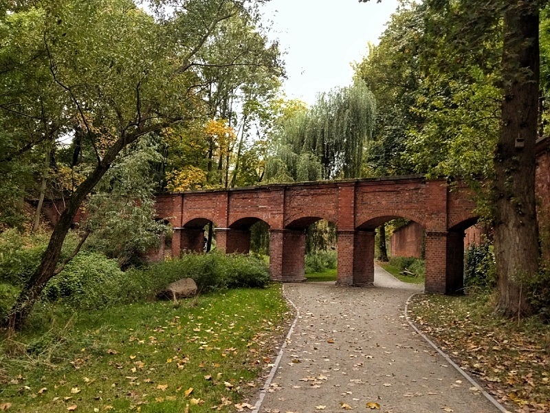 Warszawa Żoliborz Park Fosa i akwedukt