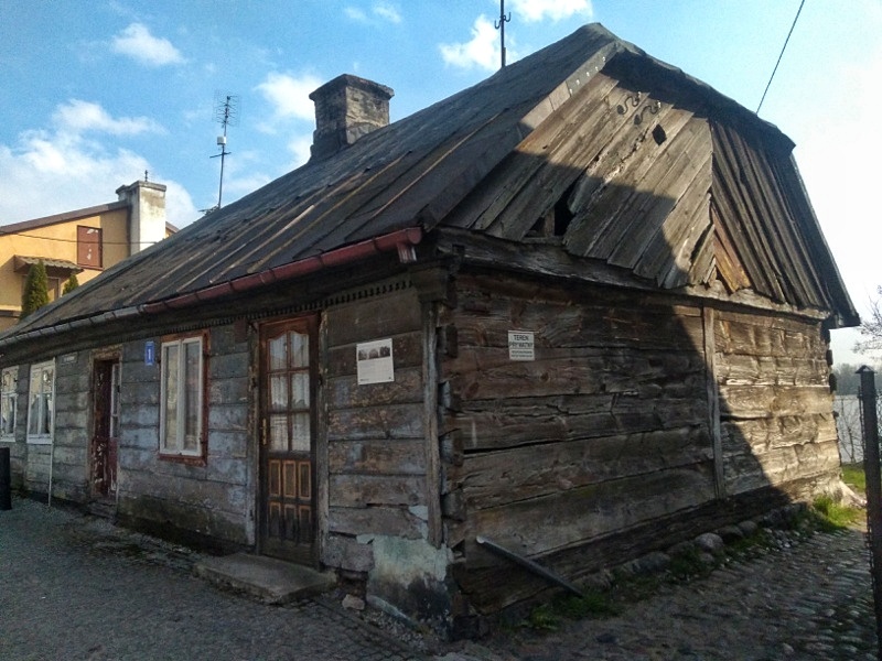 Czerwińsk dom drewniany z połowy XIX wieku