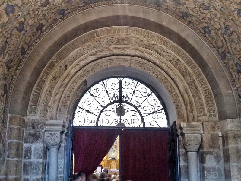 Czerwińsk portal romański